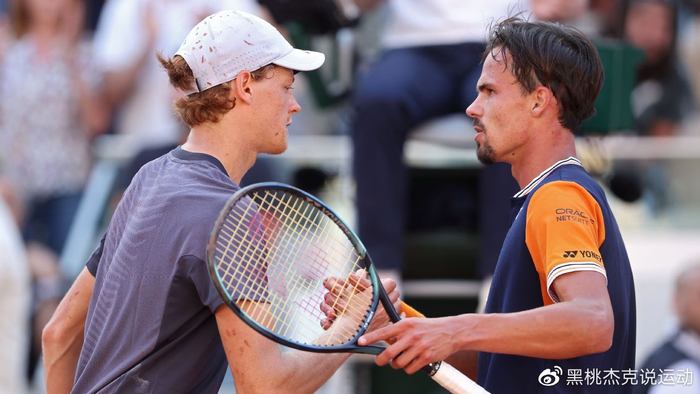 门将出击的 门将出击的