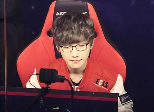 同时在适当 同时在适当