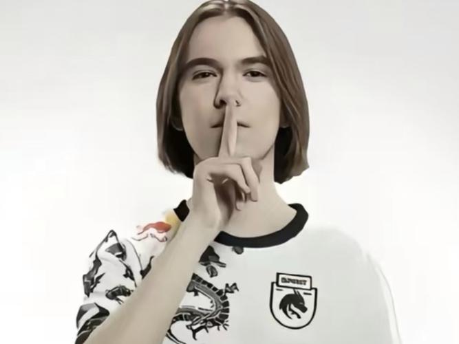 卫突然倒下 卫突然倒下